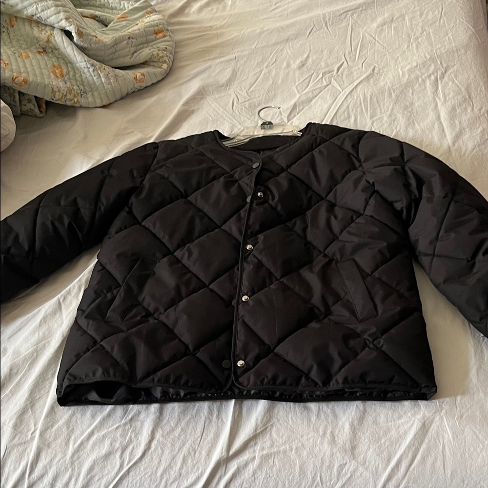 Women's Black Quilted Puffer Jacket